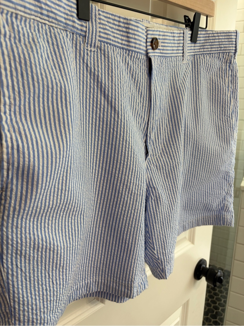 Like new Men’s J. Crew Blue and White Striped Seersucker Shorts 38” waist - Picture 9 of 9
